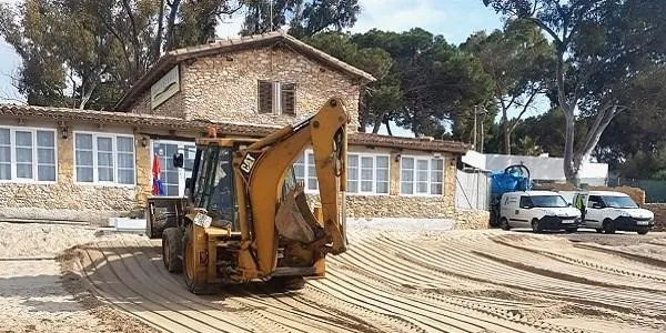 L’Ajuntament d’Altafulla posa a punt la platja per la Setmana Santa
