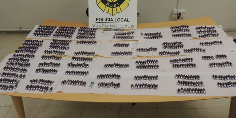 La policia local deté un rubinenc amb 7,5 kg de droga