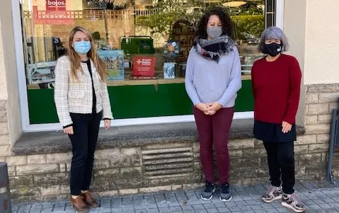 Una trentena d'establiments de Caldes mostraran productes d'altres comerços dins de la campanya Aparadors creuats
