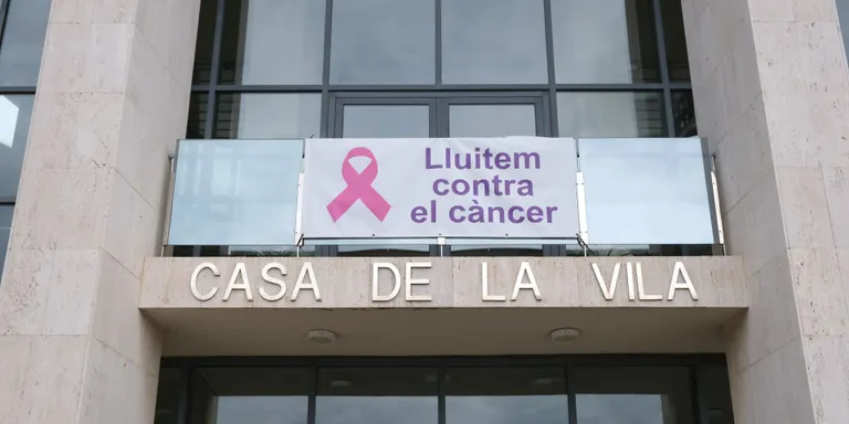 Cambrils se suma a la commemoració del Dia Mundial contra el Càncer de Mama