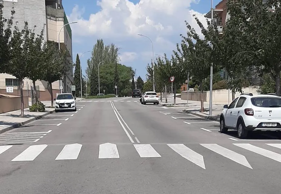 Les places de zona blava es redueixen a l’avinguda Josep Fontcuberta i s’implanten a la part baixa de l’aparcament de l’Escorxador