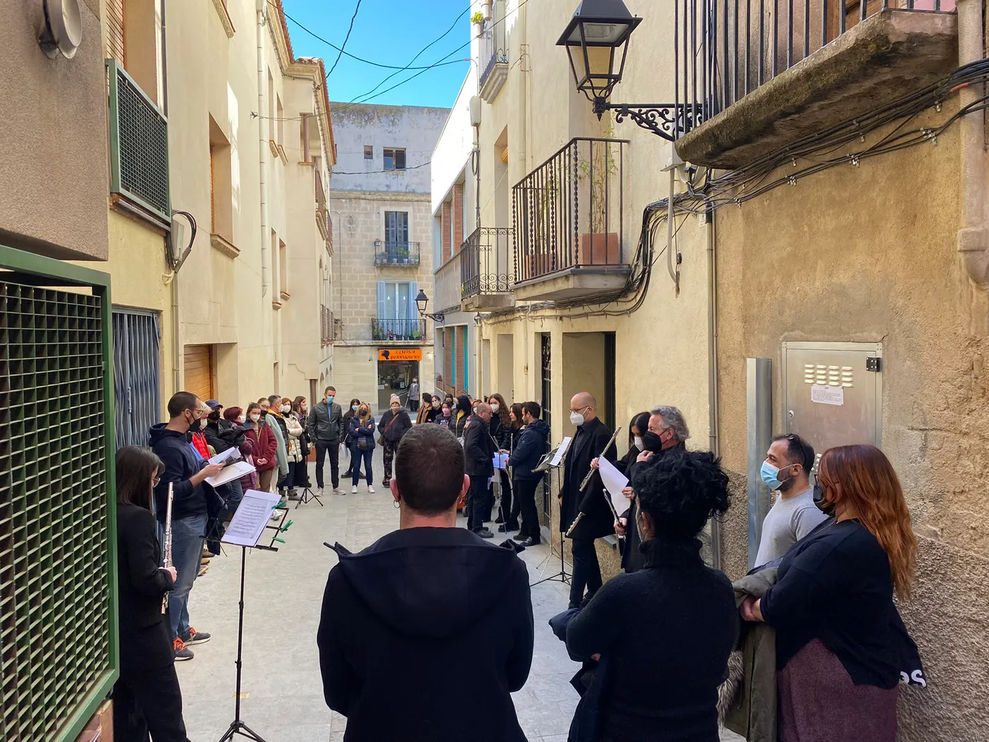 La visita guiada a les 'stolpersteine' tanca els primers homenatges del municipi als calderins deportats als camps nazis