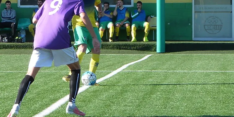 Nou cop sobre la taula d'un Olímpic combatiu