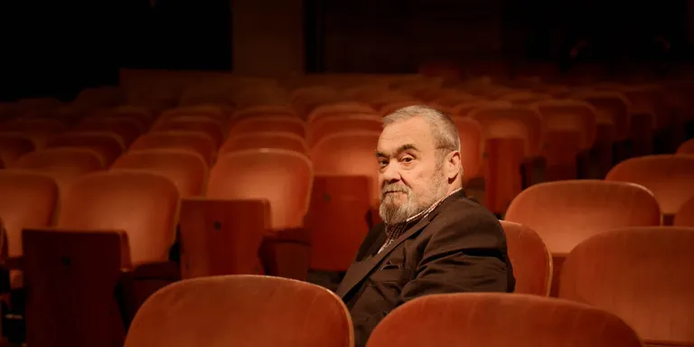 Mor l'actor i director de teatre Carles Canut