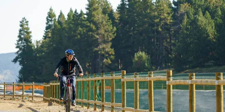 Potencien la mobilitat en bicicleta elèctrica entre el personal d'FGC que treballa a les estacions de muntanya