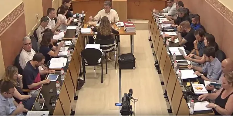 El Ple ajorna el debat sobre el paper de l’Ajuntament en el referèndum