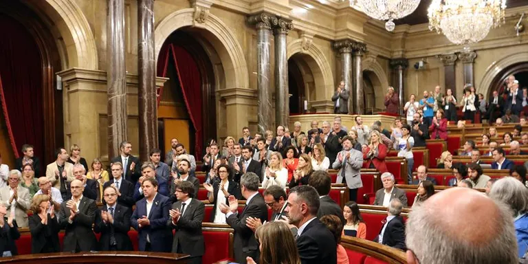 El Parlament debat la resposta al 155 després que Puigdemont descarta convocar eleccions
