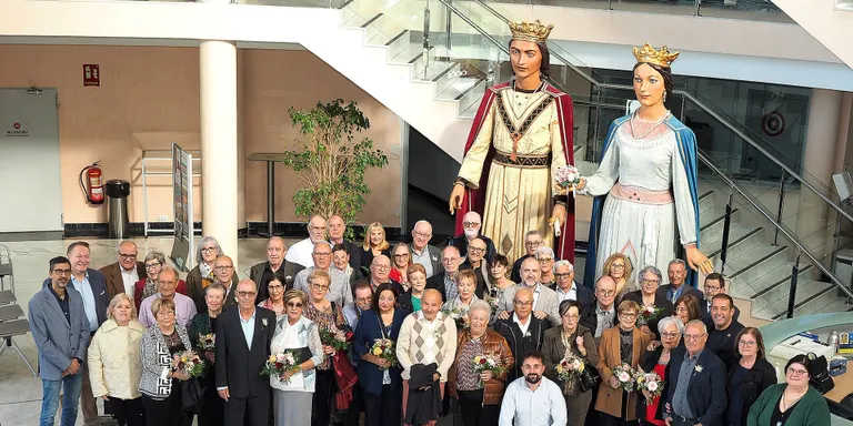 L’Ajuntament ret un homenatge a les 22 parelles que enguany commemoren les Noces d’Or
