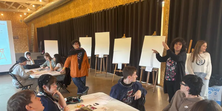 L'EMAD i l'alumnat de secundària uneixen forces al festival EntreArtistes per redissenyar l'Espai Jove de Can Luna