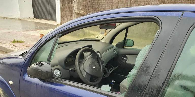 La Policia Local de Pineda deté un jove com a presumpte autor de robatoris a nou vehicles aquesta matinada