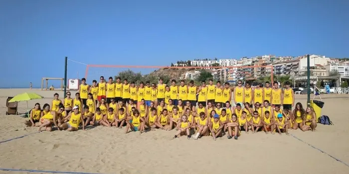 Un total de 100 participants van disputar ahir el 9è Torneig del Vòlei Xics