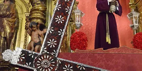 Los secretos de la cruz de carey de Jesús Nazareno, desvelados en una entrevista en COPE Utrera (98.1 FM) tras su restauración