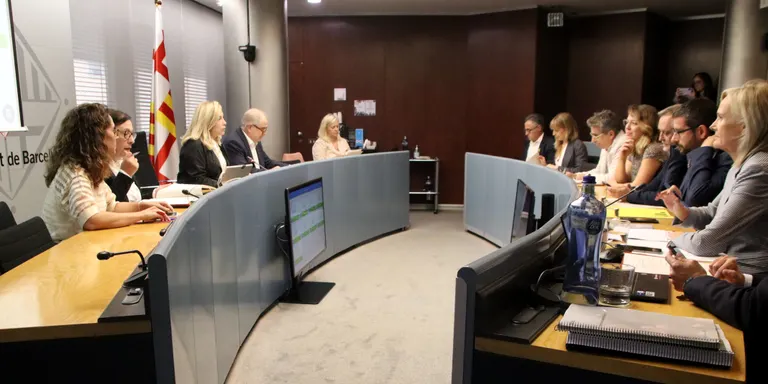 El govern Collboni retira el pressupost de l'ordre del dia de la comissió d'Economia en no tenir garantida l'aprovació