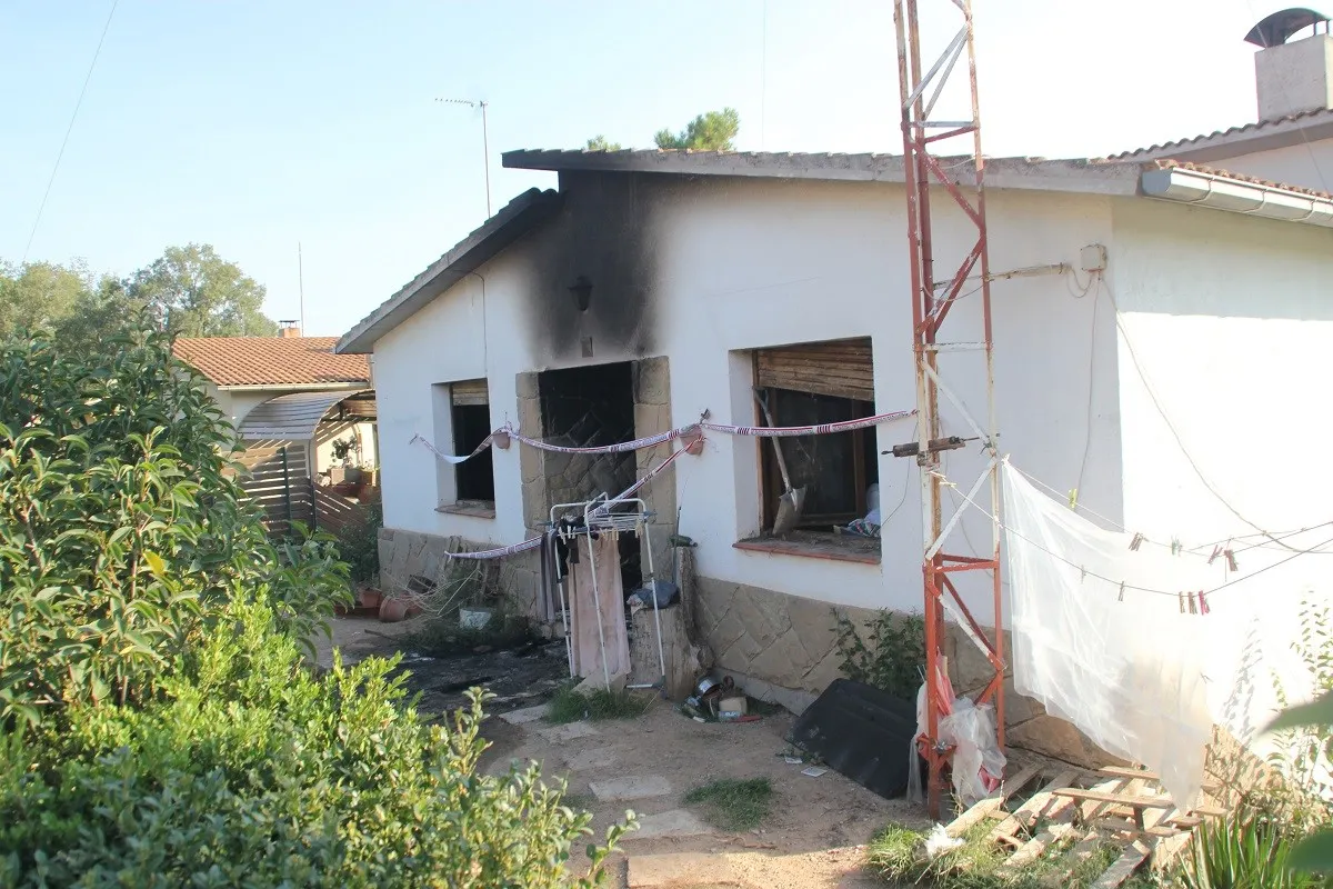 Una dona ha mort aquesta matinada en l'incendi del seu habitatge al Pi de Sant Just
