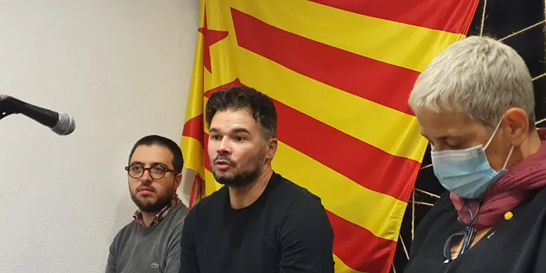 El Diputat Gabriel Rufián presenta a Pineda el seu llibre sobre l'augment de l'extrema dreta