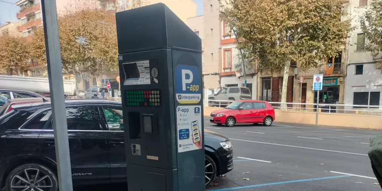 L'Ajuntament no ha tramitat cap de les multes interposades a la zona blava entre l'abril i setembre