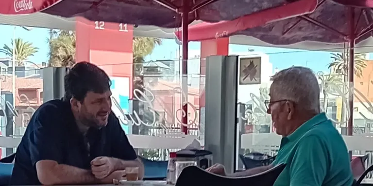 ¿Análisis político o propaganda encubierta?
