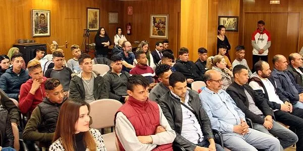 Obertes les inscripcions de la nova edició del programa d’alfabetització en català ‘Lletres per a tothom’