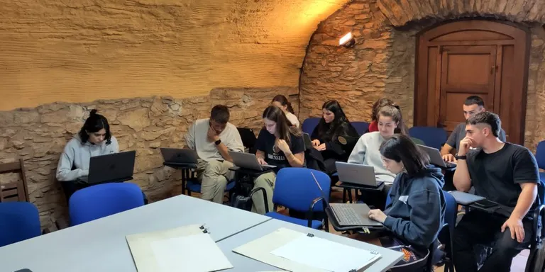 Estudiants de Ciències Ambientals de la Universitat de Girona treballen la biodiversitat a Begur