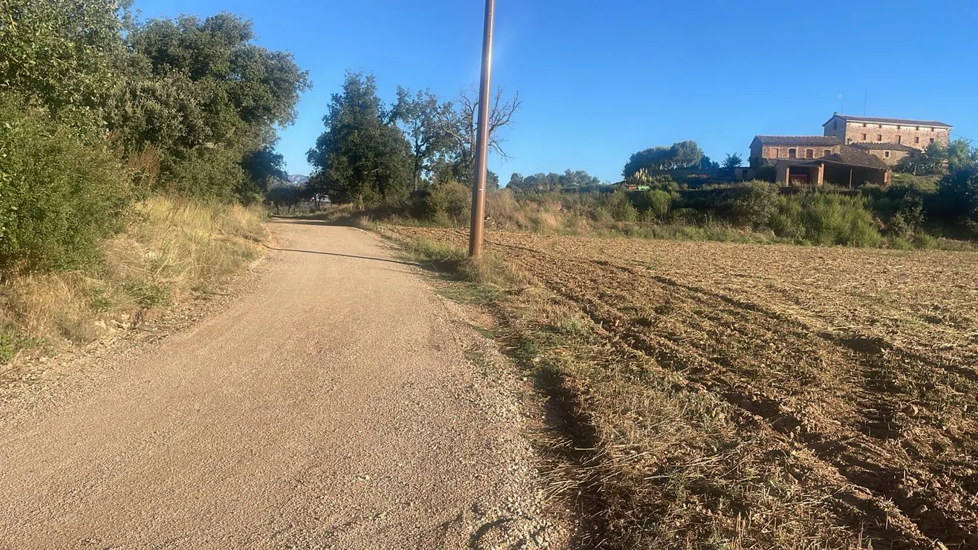 Pinell arranja el camí de Sant Tirs als Casals amb àrids reciclats