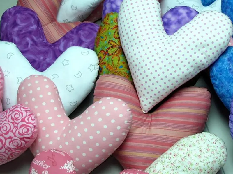 Oncolliga Rubí organitza un taller de coixins amb motiu del Dia del Càncer de Mama
