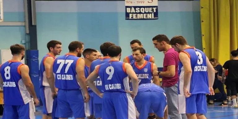 L'equip masculí de bàsquet a un partit de tancar la primera volta