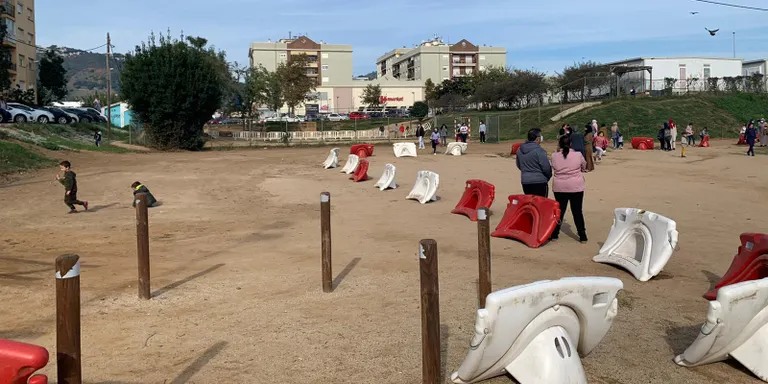 Habilitat un pas per a vianants a l'escola Poblenou per l'aparcament de Costa Brava