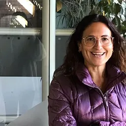 Entrevistes de la Justa del 26/11/2021 — Ple municipal de novembre a Sant Just: ajust del SAD, suport a la immersió, debat sobre "totalitarisme" i gestió de finques a Collserola - episode art