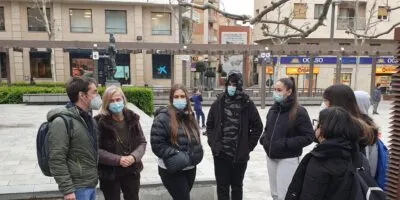 Neix un programa de mentoria escolar i social als instituts