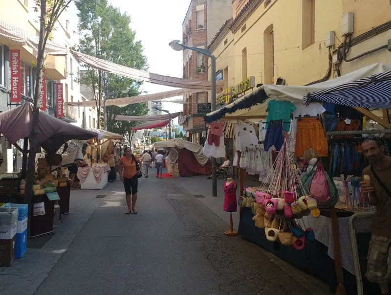 El Mercat de Festa Major, instal.lat a l'illa de vianants fins diumenge