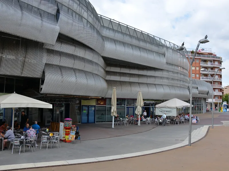 Comencen les obres per adaptar el Mercat a la incorporació del nou Condis