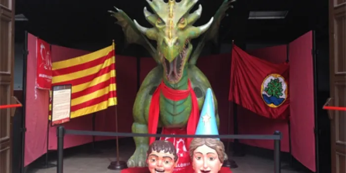 Com en els darrers anys, a més de les parades, el protagonisme se l’emporta avui el drac Arenyot