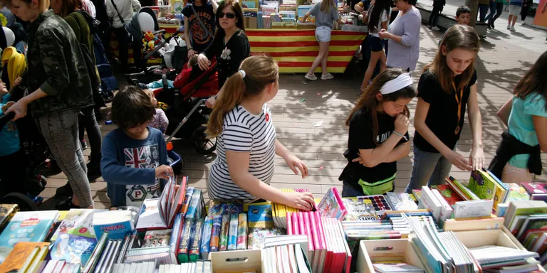 La previsió de pluja obliga a alterar la programació de Sant Jordi