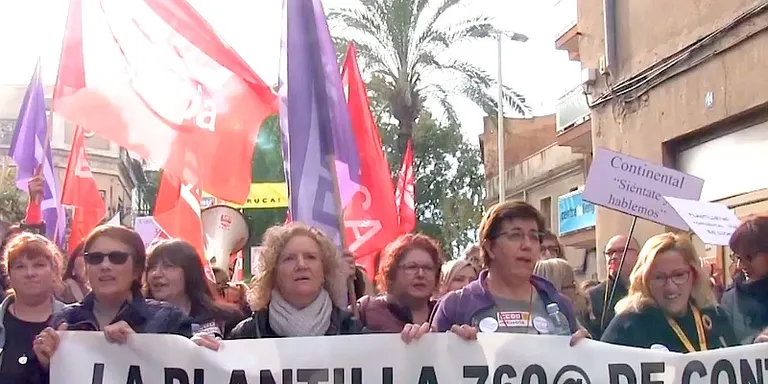 Continental paralitza l’ERO i accepta ara negociar amb sindicats i Generalitat