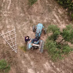 Entrevista a Sara Boldú, que exposa "Artistes en tractor" - episode art