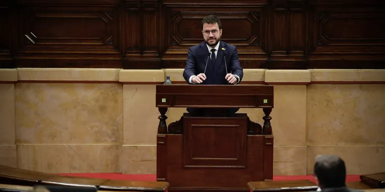 El Parlament investeix Aragonès com a 132è president de la Generalitat amb els vots d'ERC, JxCat i la CUP
