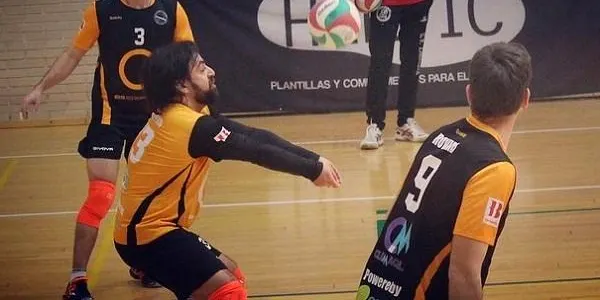 El CV Torredembarra remunta el CV Sant Martí i assalta la tercera posició (3-1)
