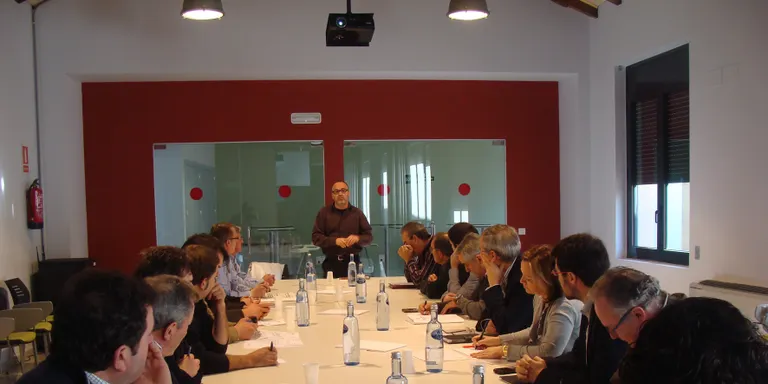 Els ajuntaments de l'Alt Urgell estudien l'alternativa de la compra agregada per reduir despeses
