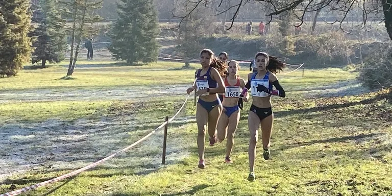 Gran actuació de les atletes cambrilenques Emma i Maria Taggi al Cross Ciutat de Vic