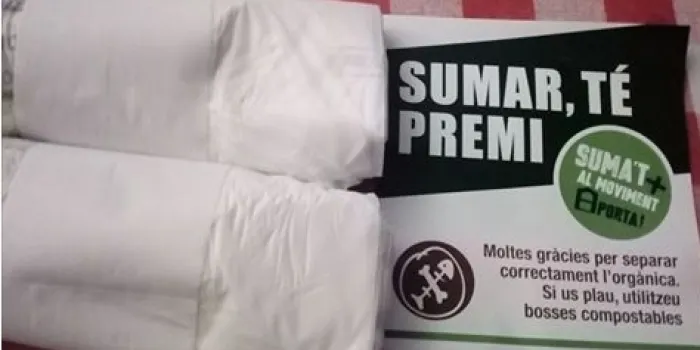La regidoria de Medi Ambient tornarà a deixar bosses compostables per la recollida orgà nica aquest dissabte