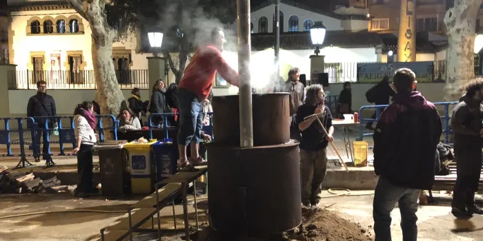 El Cau Flos i Calcat reparteix al voltant de 400 racions d’escudella de recapte