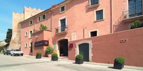 Un 60% de comerços i un 15% d'establiments de restauració comencen a obrir a Altafulla, amb la fase 1