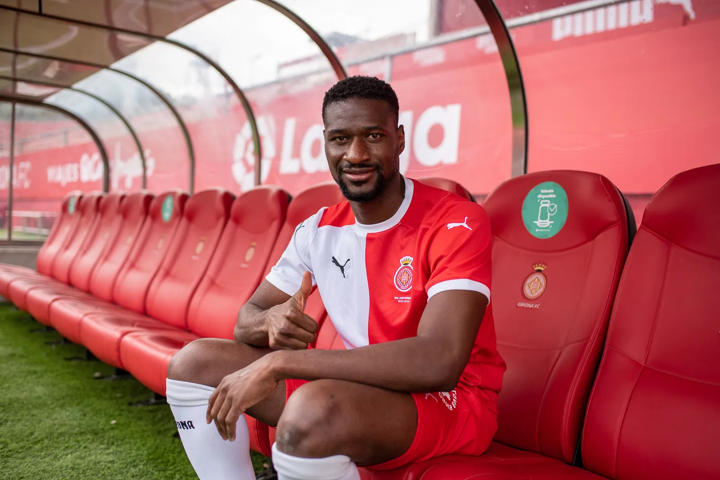 El Girona presenta al seu nou davanter Mamadou Sylla