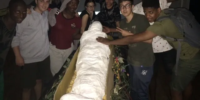 Alumnes de l'INS Euclides organitzen un escape room sobre l'antic Egipte