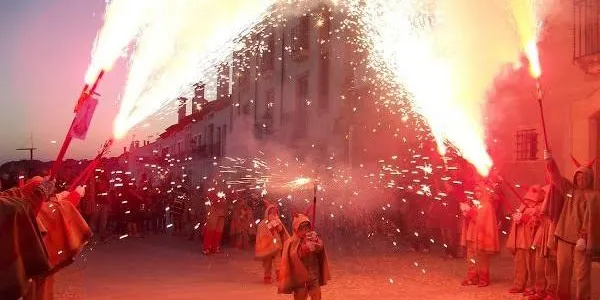 Tot a punt pel primer gran correfoc de l’estiu pels Diables Petits d’Altafulla