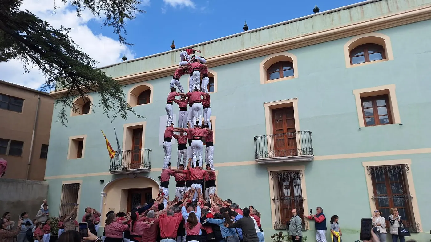 Primers castells de 7 de l'any de la Colla Vella