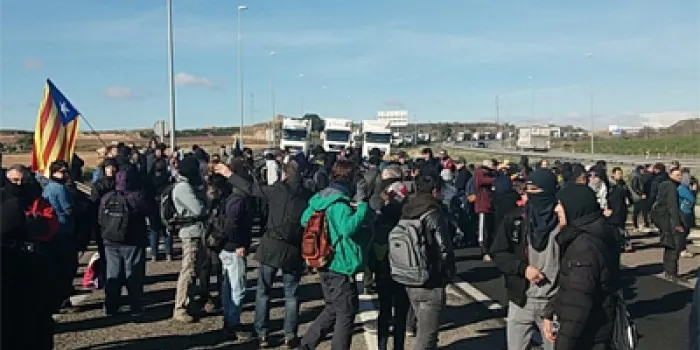 Membres del CDR d’Arenys se sumen als talls de diverses carreteres catalanes