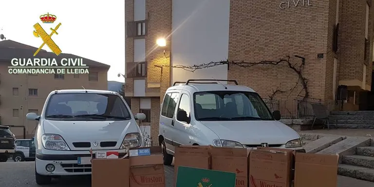 Tres detinguts per un delicte continuat de contraban