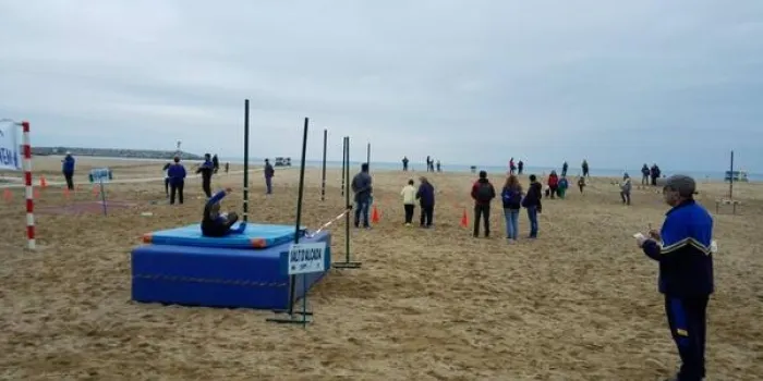 Participació rècord a la jornada d’Atletisme a la Platja i l'Iron Kids