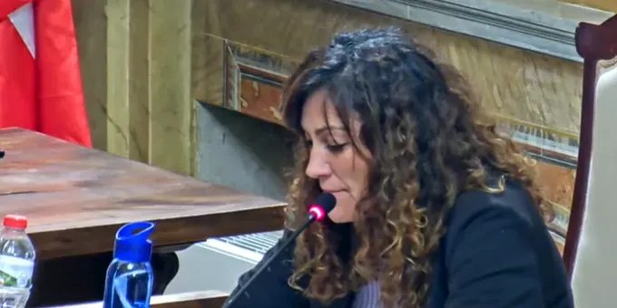Dèbora Fernández fa oficial la seva renúncia com a regidora de l’Ajuntament de Valls